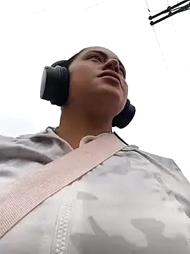 Snapshot of ALEJA__22 chatting on February 3, 2026, 11:48 am ALEJA 22 online show from February 3, 2026, 11:48 am