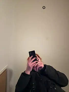 pervimilf online show from March 1, 2026, 10:12 pm