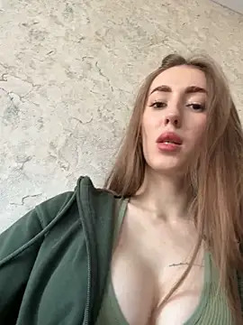 Victoria Vi online show from November 14, 2025, 11:42 am