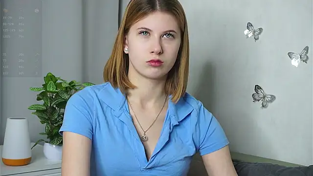 Snapshot of YvonneBou chatting on November 25, 2025, 7:58 pm YvonneBou online show from November 25, 2025, 7:58 pm