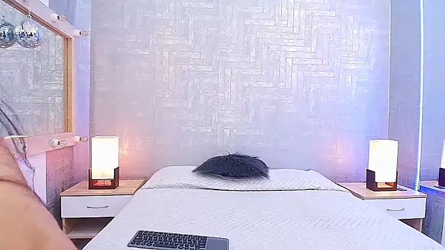 Snapshot of EmylyTaylor_FG chatting on November 10, 2025, 8:52 pm EmylyTaylor FG online show from November 10, 2025, 8:52 pm