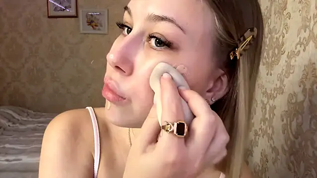 Snapshot of Rose_Lachrymose chatting on November 7, 2025, 12:49 pm Rose Lachrymose online show from November 7, 2025, 12:49 pm