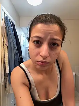 SaintNina online show from November 24, 2025, 1:05 am