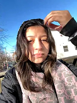 SaintNina online show from December 1, 2025, 6:35 pm