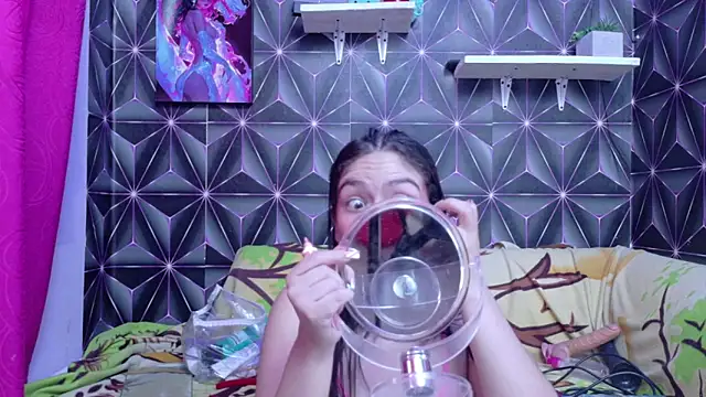 emilygrooe online show from December 4, 2025, 9:23 pm