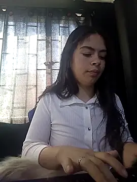 Snapshot of emilygrooe chatting on February 10, 2026, 2:21 pm emilygrooe online show from February 10, 2026, 2:21 pm