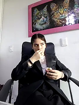 Snapshot of emilygrooe chatting on February 26, 2026, 7:13 pm emilygrooe online show from February 26, 2026, 7:13 pm