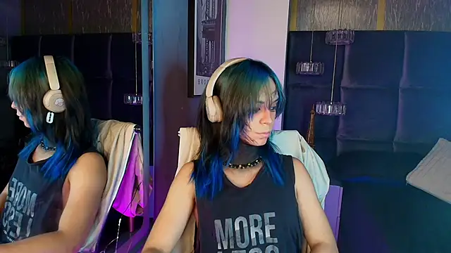 Snapshot of luxiel_ chatting on April 27, 2026, 8:51 pm luxiel online show from April 27, 2026, 8:51 pm