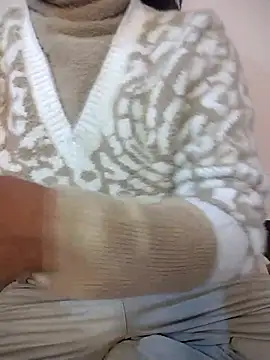 Sexy Divya   online show from December 23, 2025, 5:49 am