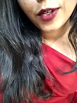 Sexy Divya   online show from April 30, 2026, 7:14 am