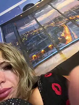 liongirl69 online show from November 25, 2025, 7:36 pm