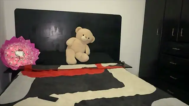 vanevip123 online show from March 12, 2026, 10:54 am