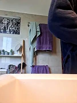 Snapshot of CuteDaddy92 chatting on December 5, 2025, 11:41 am CuteDaddy92 online show from December 5, 2025, 11:41 am