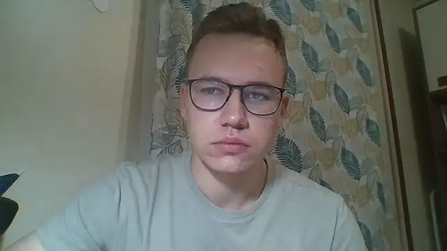 Snapshot of Yminoske chatting on November 7, 2025, 4:29 pm Yminoske online show from November 7, 2025, 4:29 pm