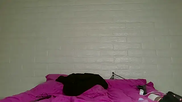 nikkibae33 online show from March 4, 2026, 4:29 am