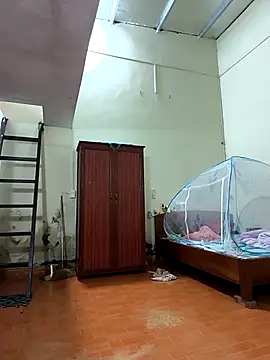 Lynly k2 online show from March 23, 2026, 1:20 am