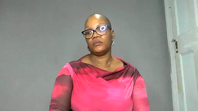 Snapshot of DustyLucy02 chatting on May 27, 2026, 12:35 pm DustyLucy02 online show from May 27, 2026, 12:35 pm