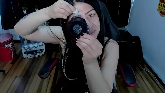 Halley Ravenn online show from July 17, 2026, 4:23 pm