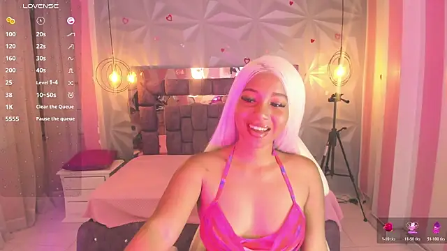 Saloome collins online show from November 12, 2025, 4:46 am