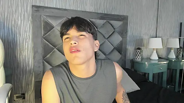 Snapshot of Mike_Harper chatting on November 9, 2025, 3:27 am Mike Harper online show from November 9, 2025, 3:27 am