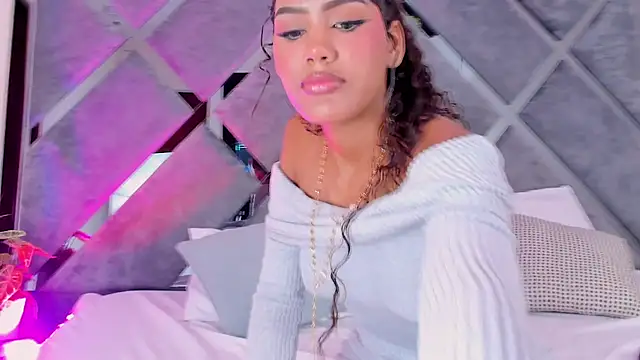 Snapshot of luciagray1 chatting on December 20, 2025, 11:56 pm luciagray1 online show from December 20, 2025, 11:56 pm