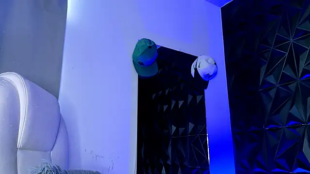 Maxwell Dupont online show from December 16, 2025, 5:40 pm