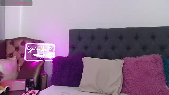 maripa0  69 online show from April 13, 2026, 10:48 pm