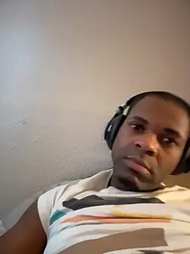 CrookedBeaut online show from January 14, 2026, 5:40 pm