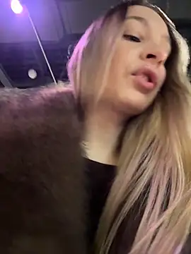 SashaCatt online show from November 28, 2025, 7:33 am