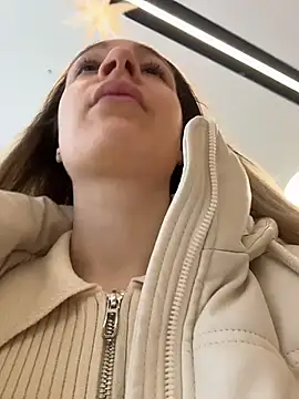 Snapshot of SashaCatt chatting on January 19, 2026, 8:40 am SashaCatt online show from January 19, 2026, 8:40 am