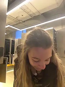 Snapshot of SashaCatt chatting on February 1, 2026, 6:01 am SashaCatt online show from February 1, 2026, 6:01 am