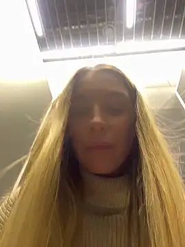 Snapshot of SashaCatt chatting on February 8, 2026, 8:40 am SashaCatt online show from February 8, 2026, 8:40 am