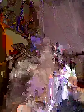 Snapshot of burbuja360 chatting on November 8, 2025, 4:07 pm burbuja360 online show from November 8, 2025, 4:07 pm