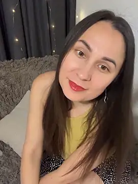 Snapshot of NikaGold7725 chatting on November 13, 2025, 5:34 pm NikaGold7725 online show from November 13, 2025, 5:34 pm