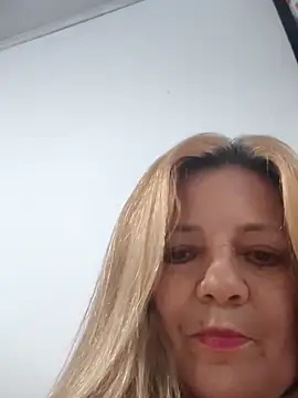 karlaanqui1 online show from March 15, 2026, 10:27 pm