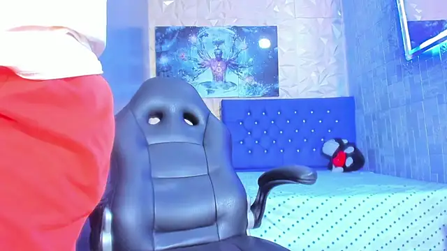 ElanGiraldo online show from July 3, 2026, 11:00 pm