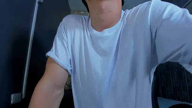 ElanGiraldo online show from July 10, 2026, 11:51 pm