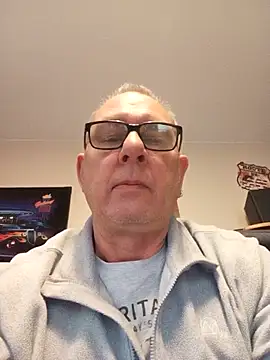 Snapshot of andy-1961 chatting on November 27, 2025, 7:21 am andy-1961 online show from November 27, 2025, 7:21 am
