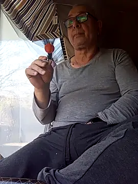 Snapshot of andy-1961 chatting on February 25, 2026, 12:37 pm andy-1961 online show from February 25, 2026, 12:37 pm