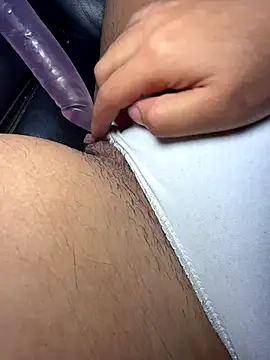 Snapshot of Couuple2004 chatting on November 14, 2025, 1:10 pm Couuple2004 online show from November 14, 2025, 1:10 pm