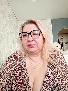 Snapshot of URALS-BOOBS chatting on November 12, 2025, 4:57 am URALS-BOOBS online show from November 12, 2025, 4:57 am