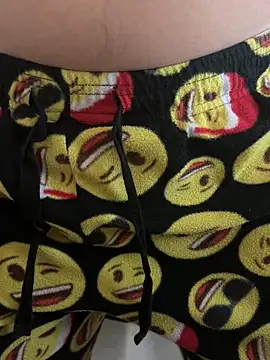 Snapshot of christophecamzzl chatting on November 12, 2025, 9:10 am christophecamzzl online show from November 12, 2025, 9:10 am