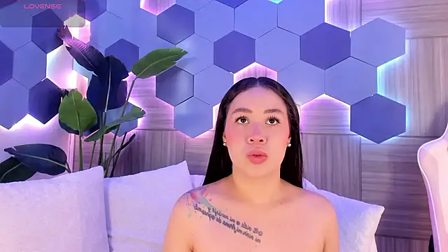 sofiaivanova online show from February 13, 2026, 3:35 am