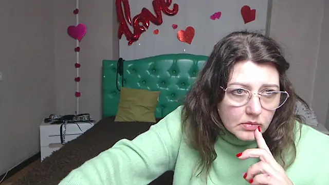 Snapshot of RoseHille chatting on February 3, 2026, 2:44 pm RoseHille online show from February 3, 2026, 2:44 pm