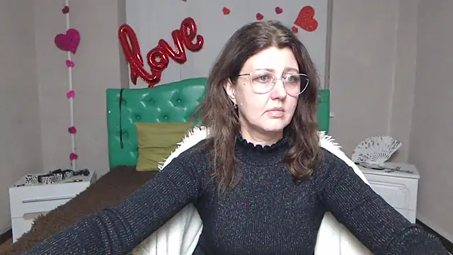 Snapshot of RoseHille chatting on February 17, 2026, 6:14 pm RoseHille online show from February 17, 2026, 6:14 pm