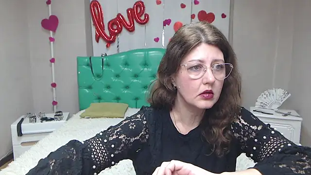 RoseHille online show from April 14, 2026, 5:08 pm