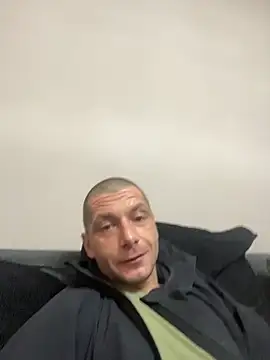 Kinkycouple142 online show from February 19, 2026, 11:01 pm