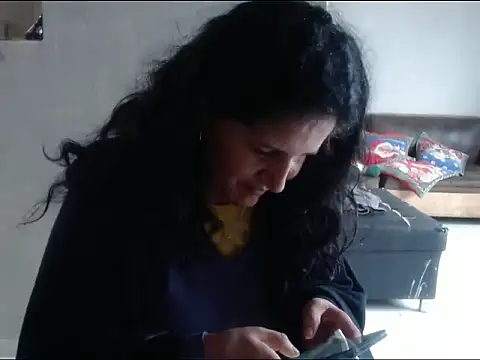 Sra Angelina online show from December 5, 2025, 7:10 pm