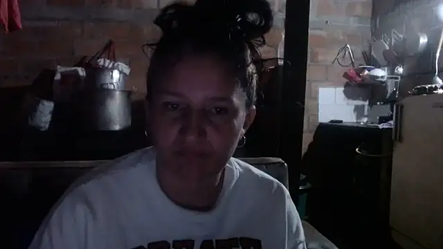 Snapshot of Sra_Angelina chatting on May 2, 2026, 4:17 am Sra Angelina online show from May 2, 2026, 4:17 am