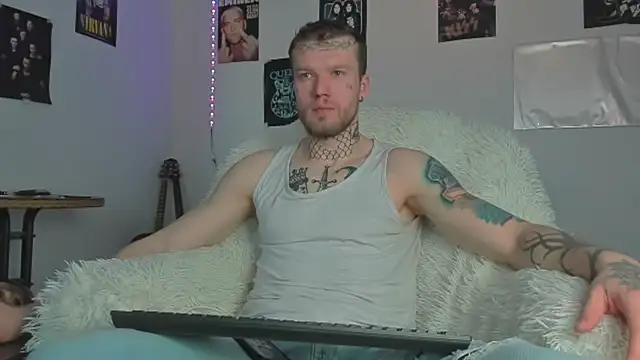 Huntall77 online show from April 1, 2026, 3:29 am